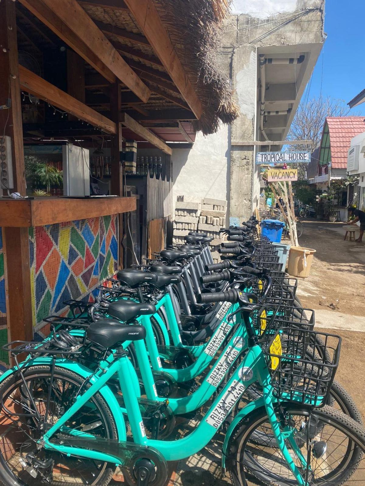 Tropical House Bungalows Gili Trawangan Exterior photo